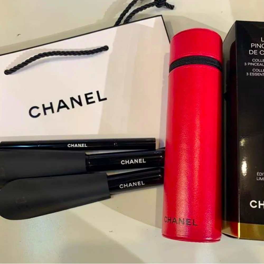 Limited edition Chanel Chanel Brush Set in “Diva” color